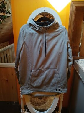 Under Armour Men's Light Gray Hooded Pullover Sweatshirt